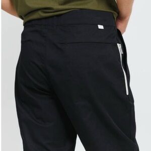 Nike cropped black relaxed fit pants size 32/M, excellent condition